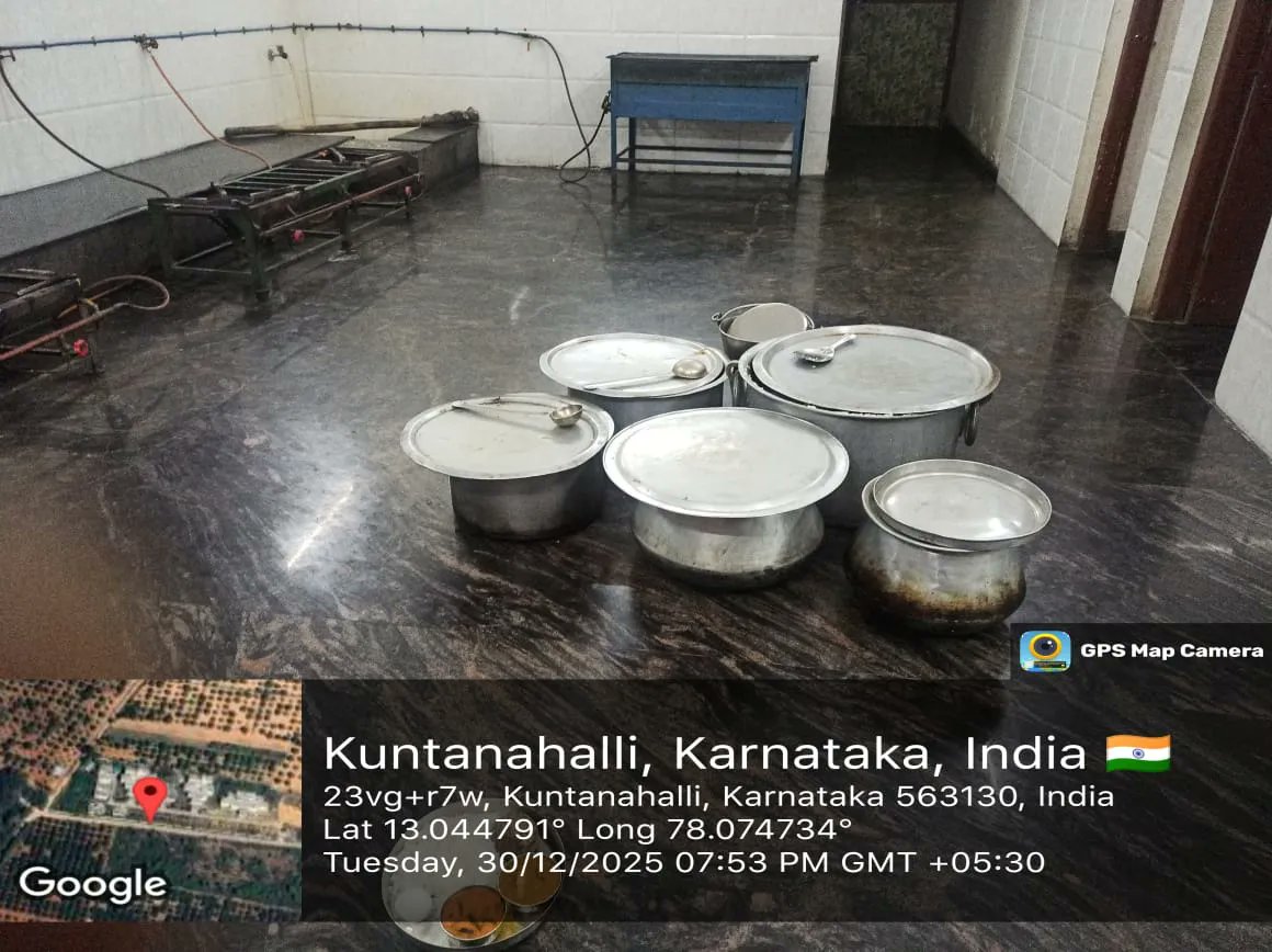 Mdr906's tweet photo. Dinner  #SocialAudit_SWDMeals #SocialWelfare_Karnataka https://t.co/pEvpkt9U9r