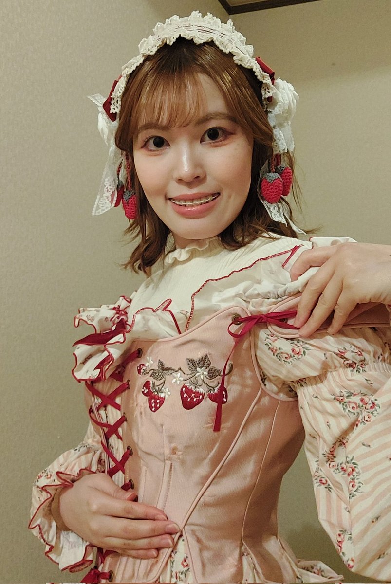余談の余談 本当はイチゴのコルセット付けたかったんだけど、当日お腹