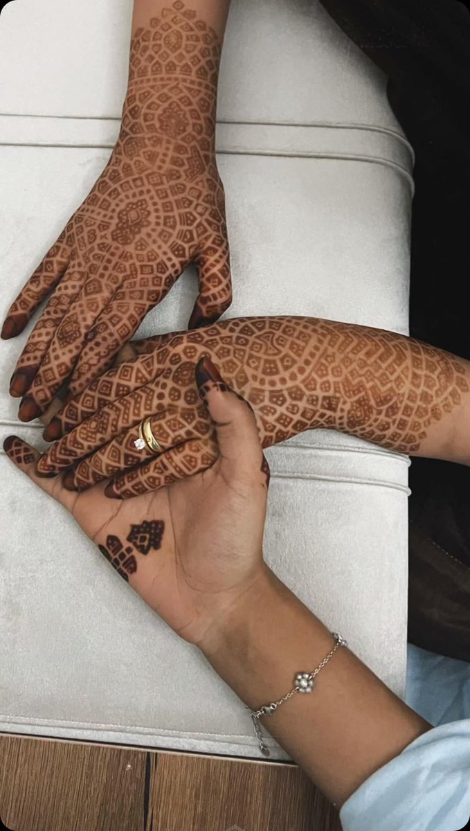 حب بسي، كلمة قليلة ومعنى كبير،
إذا جاك من قلب صادق يكفي ويزيد ❤️