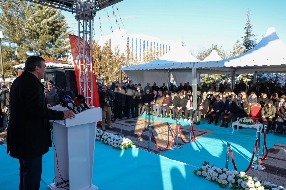 Cumhurbaşkanı Yardımcımız Sayın Cevdet Yılmaz ve Millî Eğitim Bakanımız Sayın Yusuf Tekin’in teşrifleriyle; 

📌 Yunus Emre Anadolu Lisesi
📌 Firince – İskender Demirci Ticaret Mesleki ve Teknik Anadolu Lisesi

Bu kıymetli eğitim yatırımlarının hayata geçirilmesinde emeği geçen