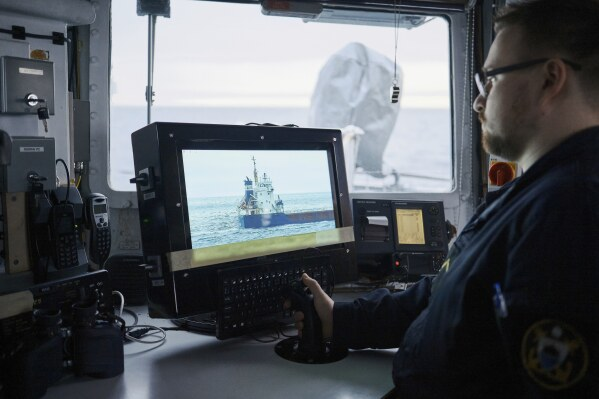Defence24eng's tweet photo. 🇪🇪 Estonia increases naval monitoring in the Baltic Sea
Estonian forces stepped up maritime surveillance after detecting unusual vessel behaviour near critical sea infrastructure, amid ongoing concerns over sabotage and reconnaissance.
#Estonia #BalticSecurity #MaritimeThreats https://t.co/Bt5RsTfsSG