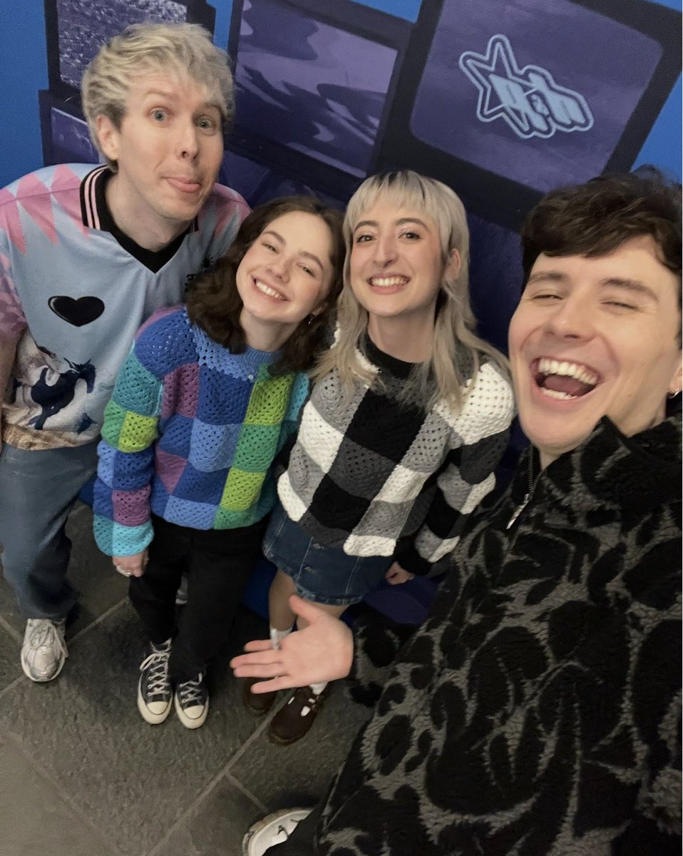 sara⊹₊⋆ tweet media