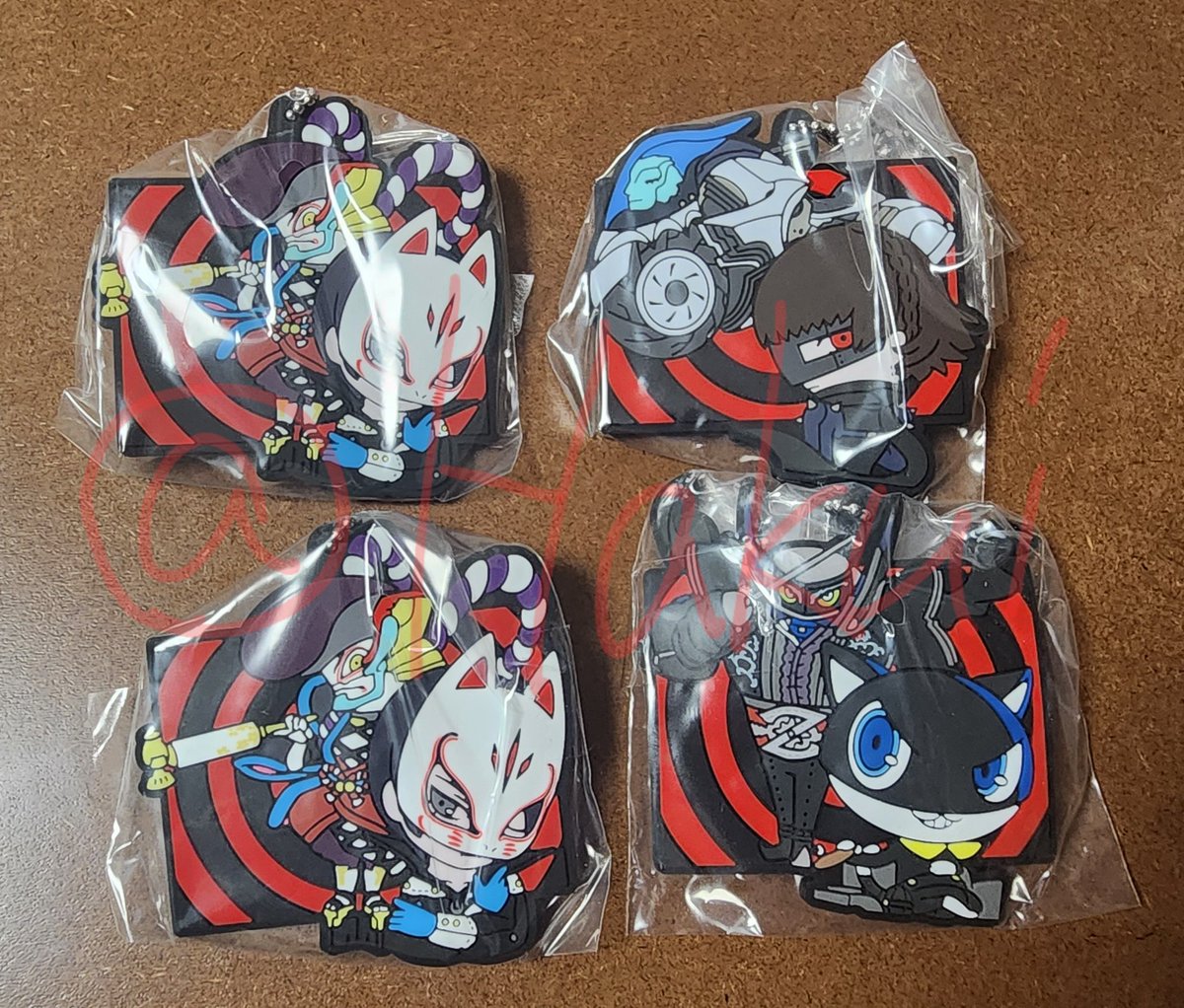 Arupaka_NoALICE's tweet photo. 【交換】ペルソナ５カプセルラバーマスコット

【譲】フォックス、クイーン、モナ

【求】ジョーカー

郵送希望です。検索からでもお気軽にどうぞ https://t.co/TmZOWlD5f8