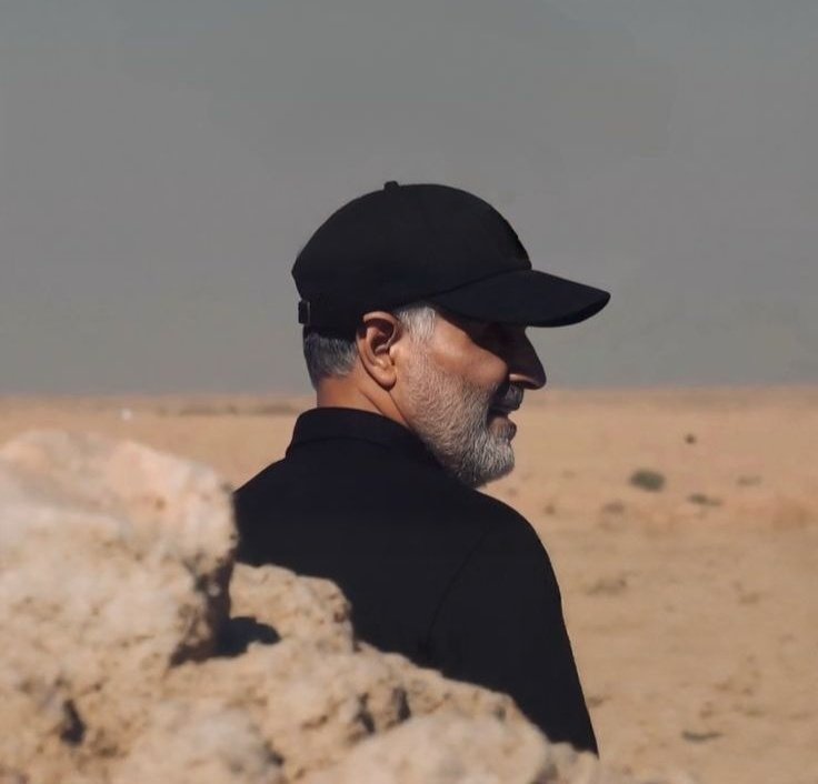 ‌‌‌‌‌‌‌‌‌‌‌‌‌‌‌‌‌‌‌‌‌‌‌‌‌‌‌‌‌‌‌‌‌‌حـاج قـاســم
این روزها عجیب
نیازمند نگاهت شده‌ایم
نگاهِ مردی که چشم‌هایش
خدا را منعکس می‌کند
#ایرانمرد
#حبیب_خوزستان