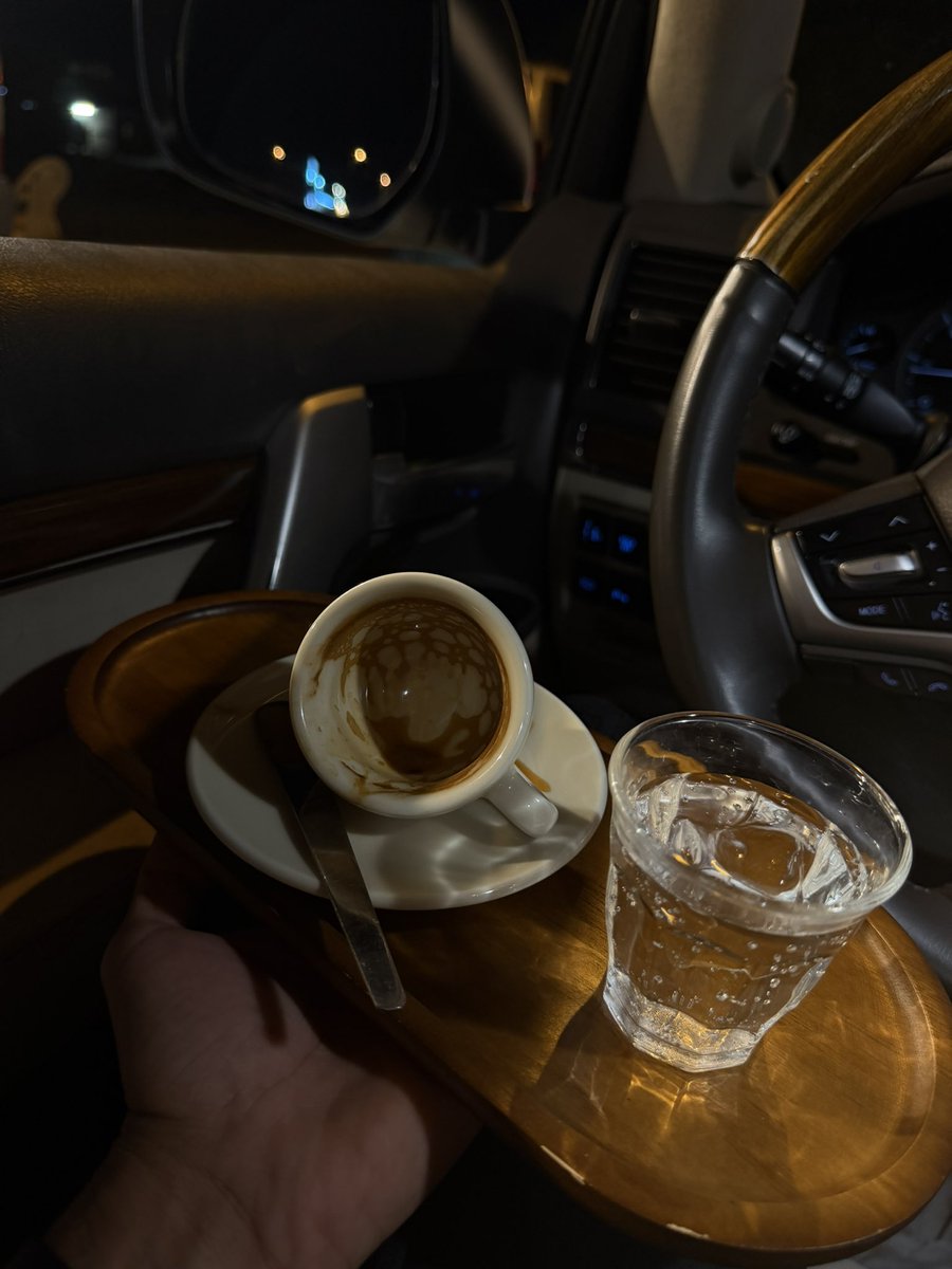 boo7_v's tweet image. +

البدء في الحديث معكِ ، شكل من أشكال الانتصارات  الصغيرة على الحياة، دون سيوف، رماح، بُندقيات