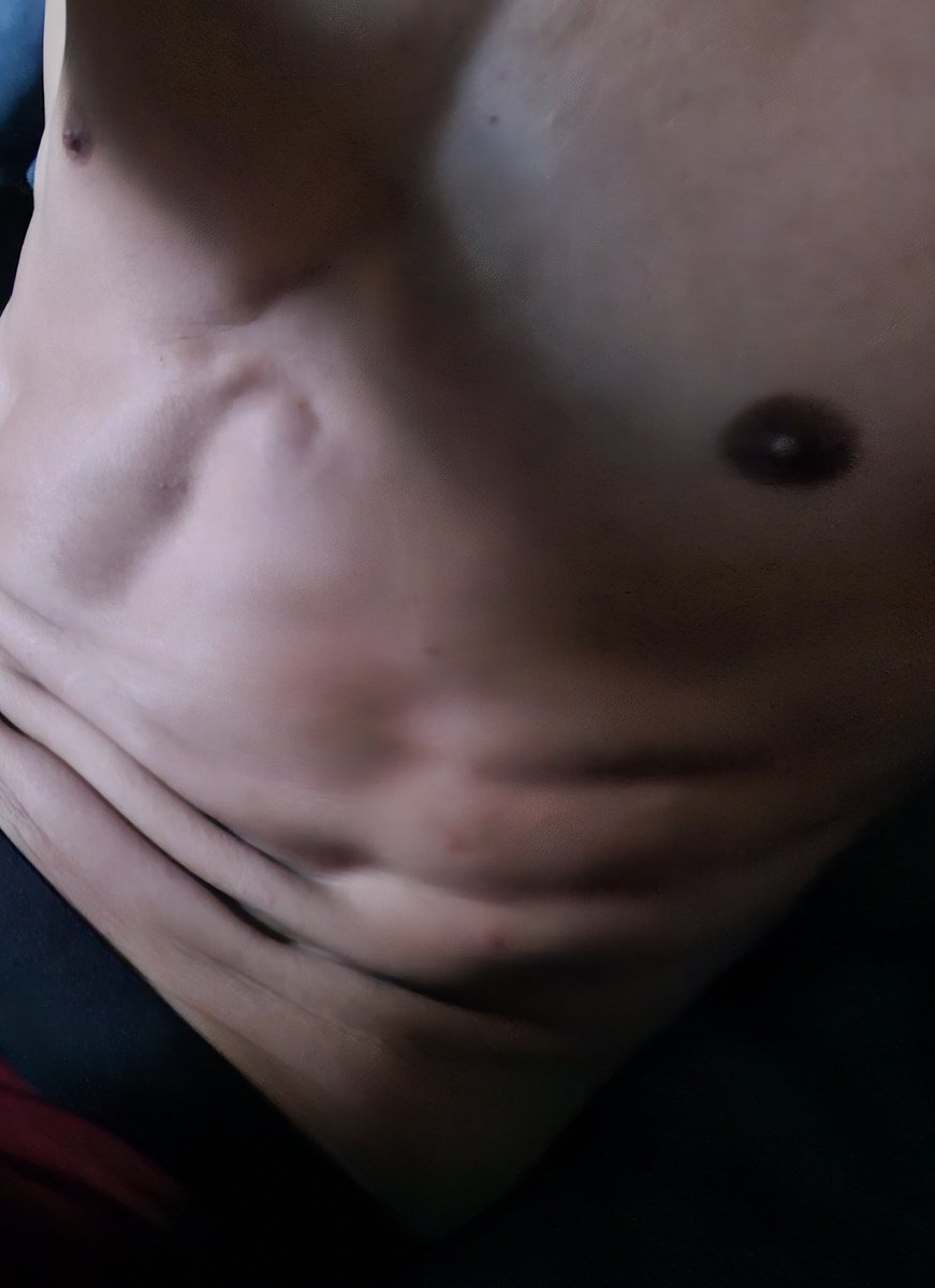 갑자기 야밤에 달려온 잔근욕옵
노업인데도 귀엽다구 계속 물고빨고함ㅠ