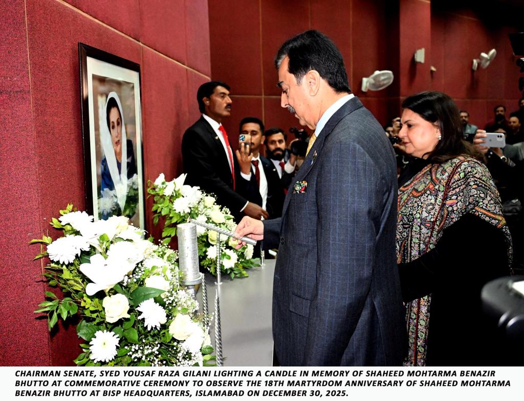 🇵🇰 Chairman Senate Syed Yousuf Raza Gilani pays tribute to Shaheed Mohtarma Benazir Bhutto on her martyrdom anniversary; hails her as a global symbol of democracy, dignity &amp; women empowerment, highlighs BISP as her living legacy
<a href="/GovtofPakistan/">Government of Pakistan</a>
<a href="/bisp_pakistan/">Benazir Income Support Programme</a>
#BISP #BenazirBhutto