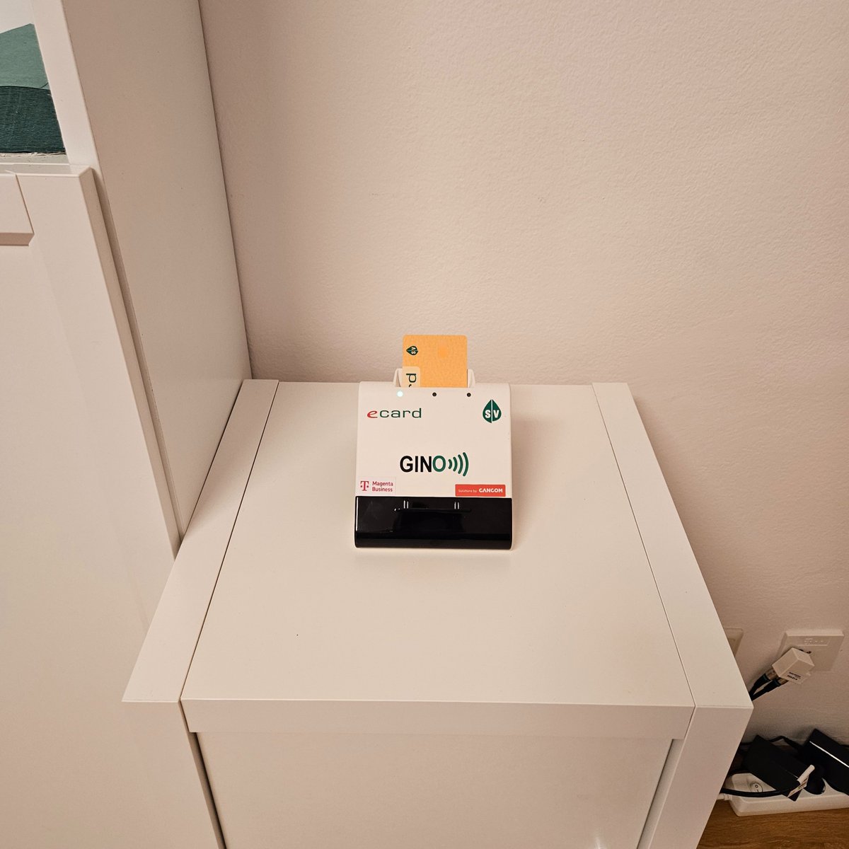 neurostingl's tweet photo. Ab 1.1.2026 ist natürlich auch meine Ordination an die E-Card eingebunden - ist sie schon länger, aber jetzt weiß ich endlich, wie da alles funktioniert ;)

Wesentlichste Neuerung für alle, die bei mir in Betreuung stehen: Rezepte kommen jetzt direkt auf die E-Card. https://t.co/c2npPRzRKL