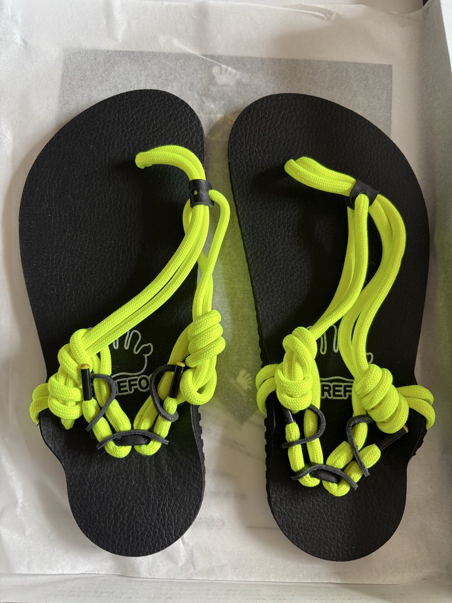 mana26189211's tweet image. ワラーチデビューしました～😊

5kmウォーク＆ジョグ🏃‍♀️

足指の開放感と、地面をしっかり感じられるところがいいですね😊

走り終わる直前、かかとの紐の感覚がなくて、裸足感があり、ほっこりしました☺️…