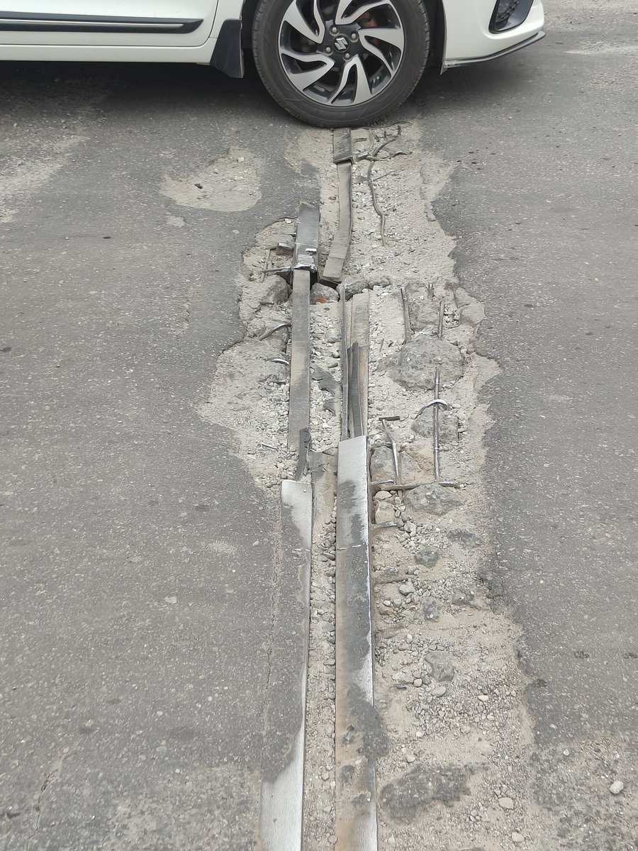 BalaramNath27's tweet photo. @bongaigaonpolic @CMOfficeAssam @DGPAssamPolice @HardiSpeaks @assampolice Safety??

Location ; Nitya bazzar  talguri
@NHAI_Official  @CMOfficeAssam @nitin_gadkari https://t.co/4Xmf3dApwa