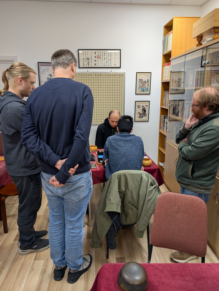 51st London Open Mateusz Surma 3p, PL (w) v Michael Cheung 5d, UK, the game started nearly 2 hours ago... #igo #baduk #weiqi #gogame