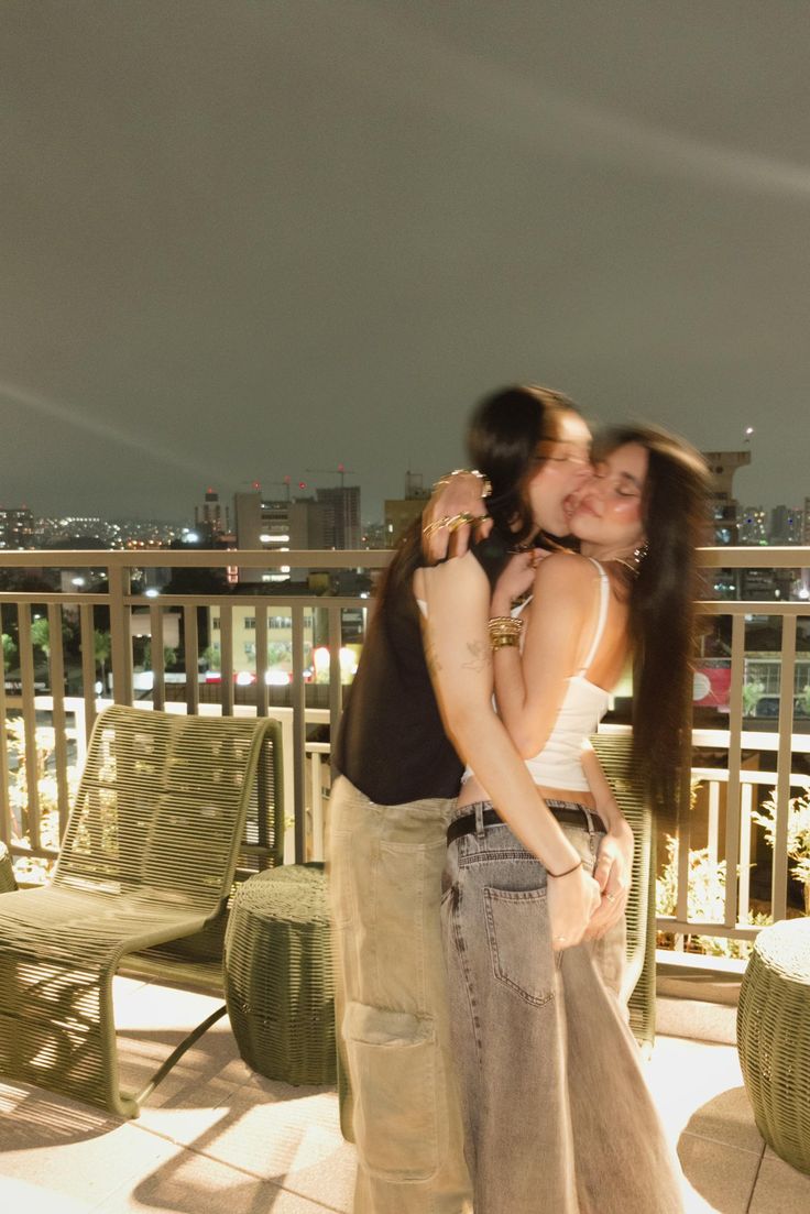 シ︎ (@sapphicflick) on Twitter photo 