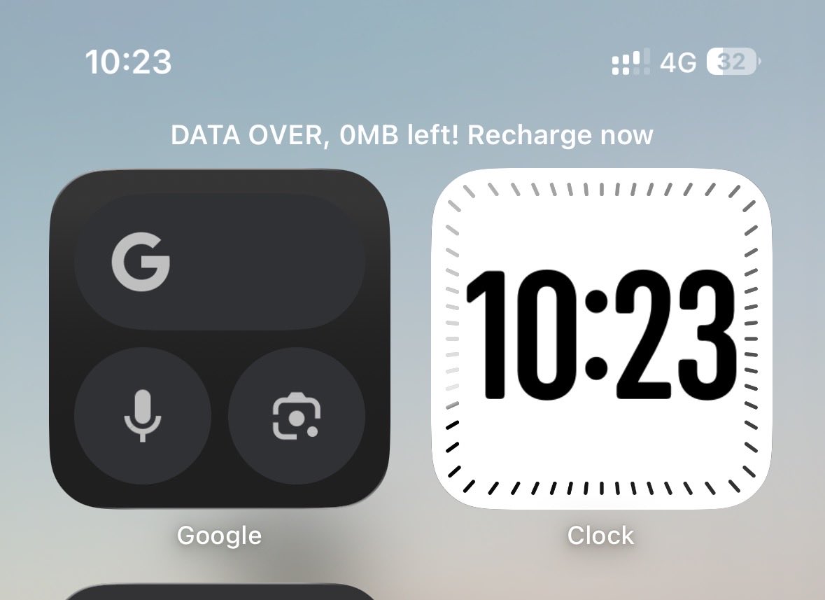 thejayvadolkar's tweet photo. @airtelindia @Airtel_Presence notoriously add their recharge now CTA on my home screen forced by using class message. What a waste of service. https://t.co/TsXSrVfEAu