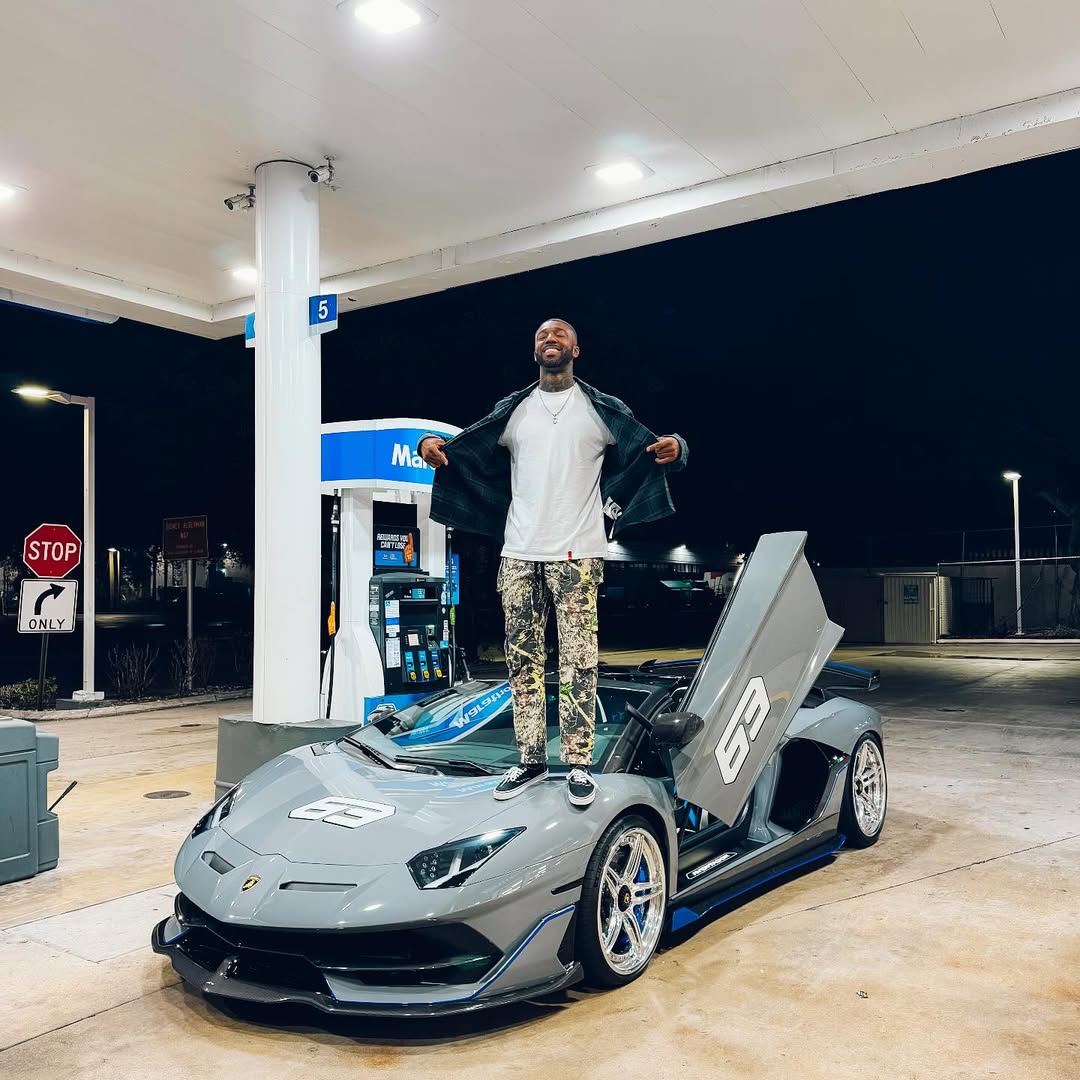 Timothycue's tweet image. My car is loud and obnoxious. 🤷‍♂️ 

#WallStreetAcademy #ForeverInProfit #TechnicalLife