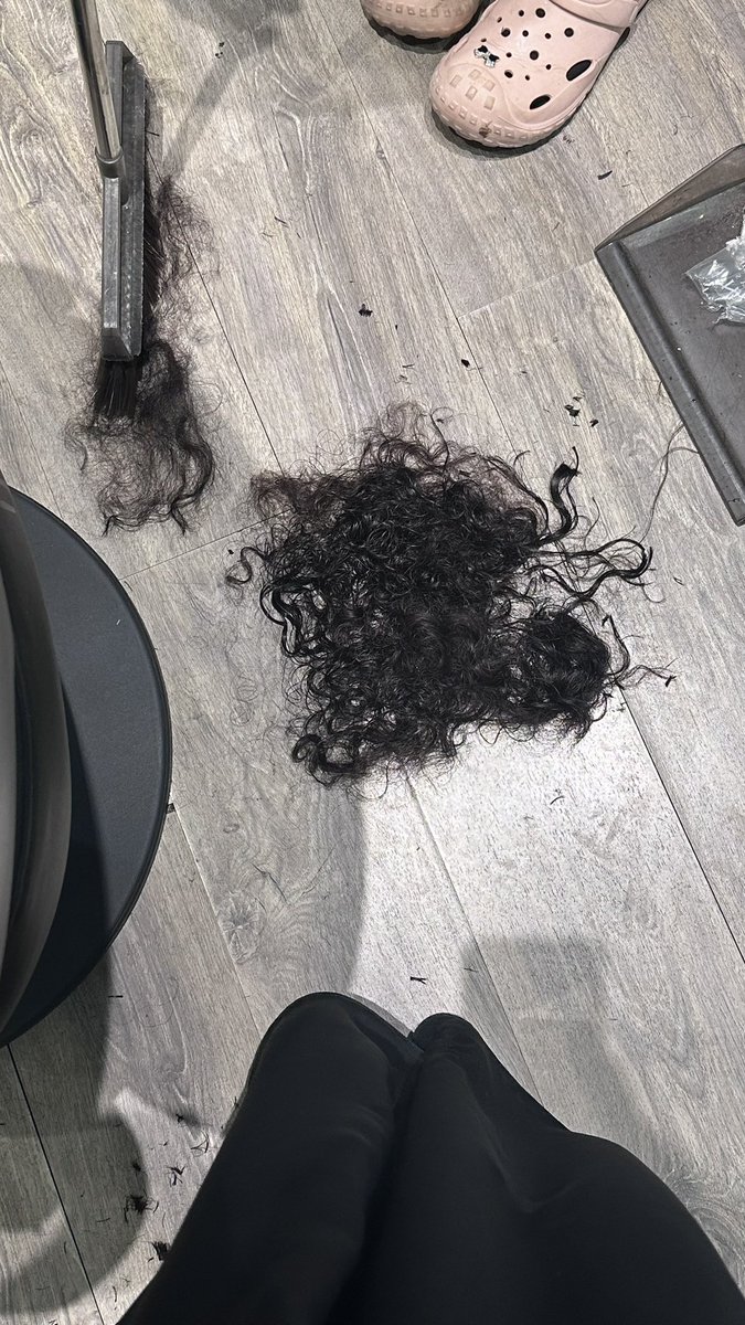 LO_loo's tweet image. قصيت شعري الي كنت اقول عنه لو ايش ماراح اقصه