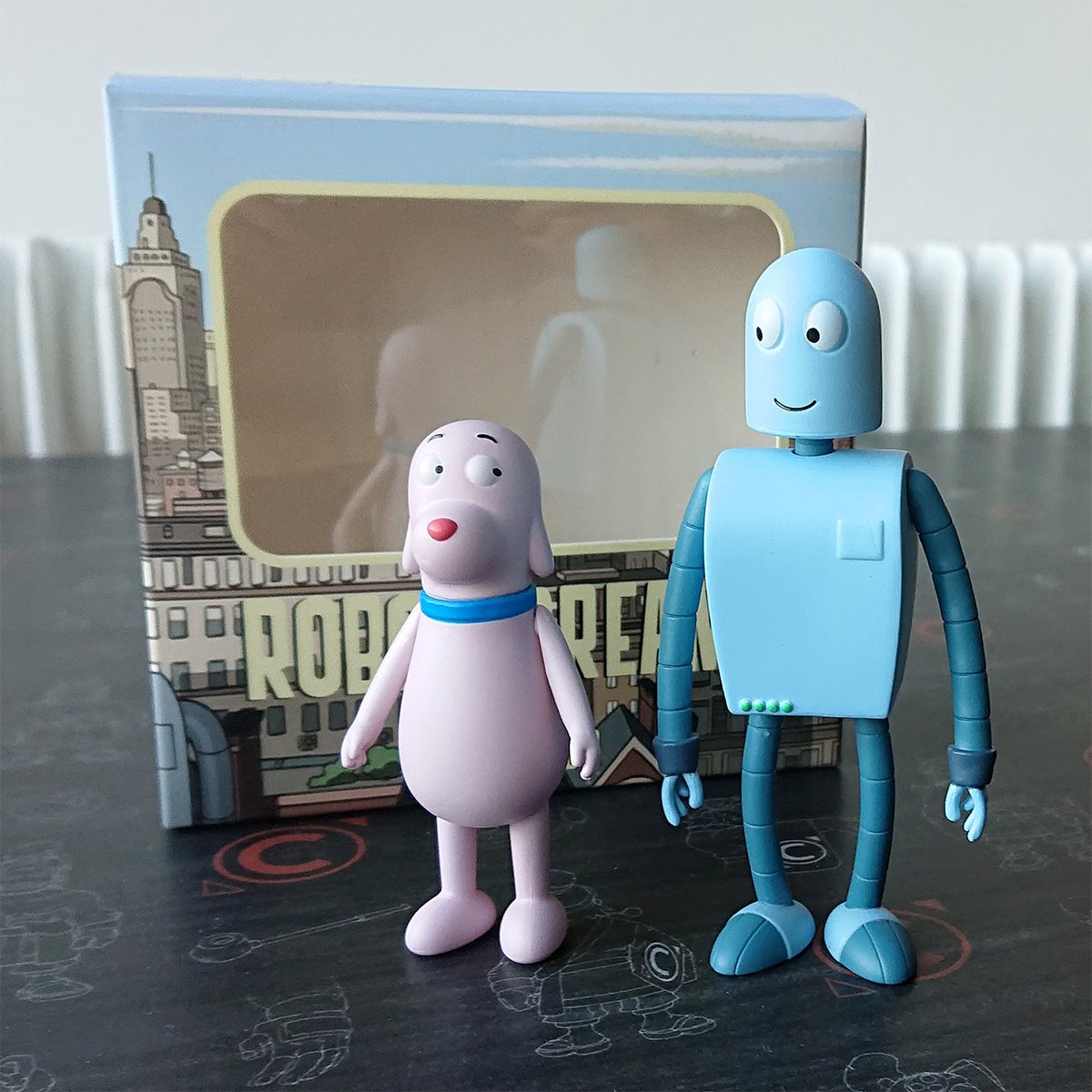 catsuka's tweet image. I'm so happy to finally own these "Robot Dreams" figures (only sold/shipped in the US by Neon).
Big thanks to @SmallBuStudio for their friendly assistance! 📦🇫🇷❤️