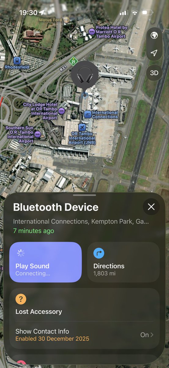 DjIamDflex's tweet photo. @daddyhope @Am_Blujay @pmcafrica Apo Gaya got my headphones stolen at @ortambo_int  check in desk and the person is using them at OR Tambo they even took them home and brought back to work with them😂😂 https://t.co/Ol9JMkZsbQ