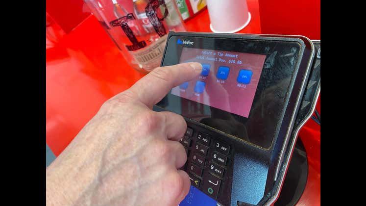 barstoolsports's tweet image. Do People In Fantasy Football Leagues Actually Tip Their Commissioner At The End Of The Season? s.barstool.link/c/article-3559…