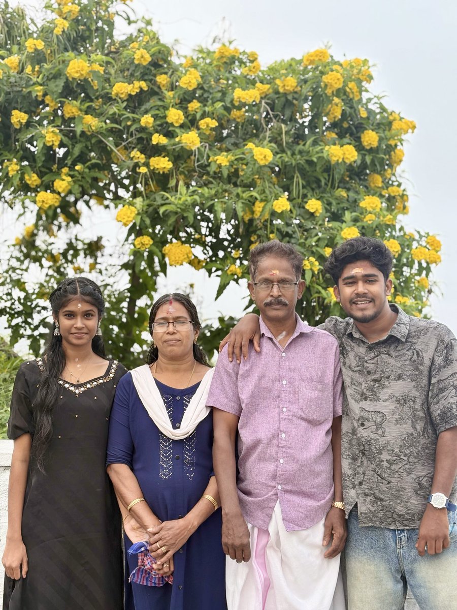 IndrajithVlogy's tweet photo. ഇന്ന് family ആയി പളനി പോയി ❤️ https://t.co/lommhnpHWO