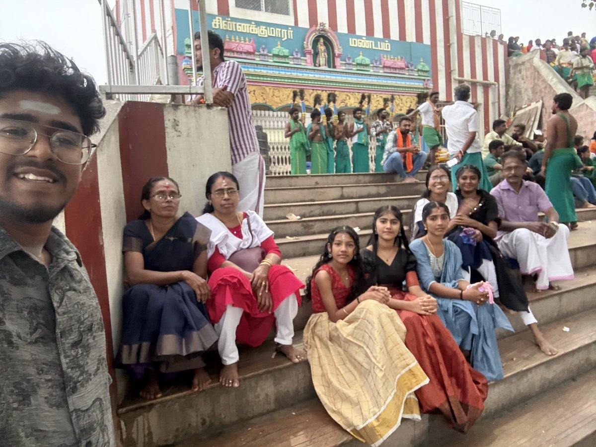 IndrajithVlogy's tweet photo. ഇന്ന് family ആയി പളനി പോയി ❤️ https://t.co/lommhnpHWO