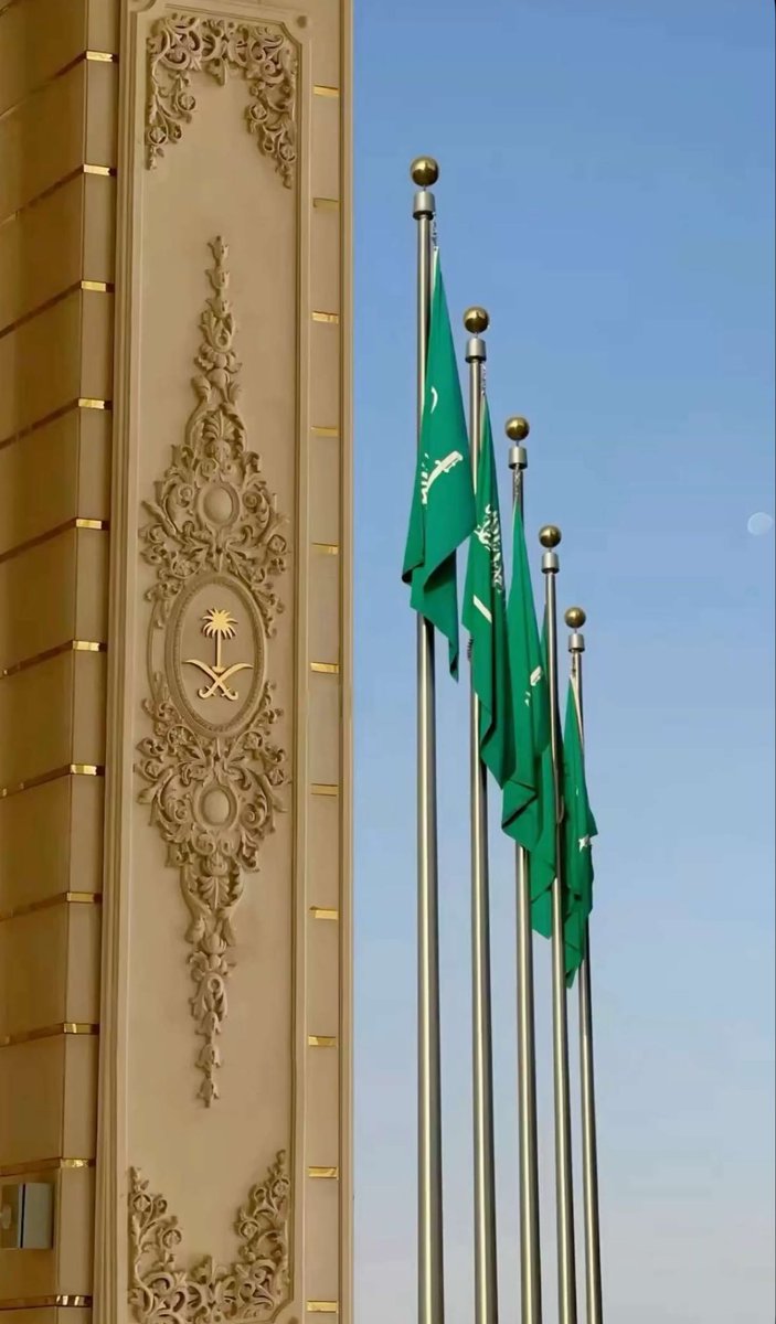 sultanbinkallab's tweet photo. وطني #السعوديه_العظمي شامخٌ لا يلين، حازمٌ لا يتردد، واضحُ الموقف، صلبُ القرار.
لا يقبل الخطأ
لا يساوم على الحق 
لا يهادن الظلم
سيفٌ للعروبة
درعٌ للأمة
وحصنٌ للإسلام .

السعودية
وطنُ الهيبة والسيادة. https://t.co/sNYV5FetIf
