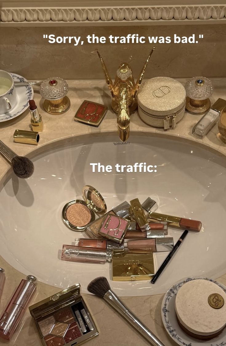 ceelune_'s tweet image. 