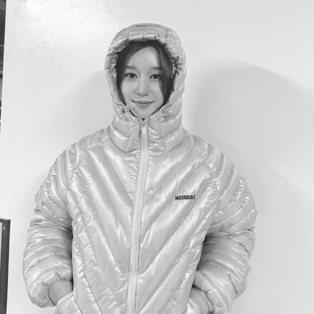 Syjphfanbase's tweet image. [UPDATE] Actress Seo YeaJi Instagram Update.

with caption:

“ @nicknicole_official 너무 좋아.따뜻해요⛄️❄️🧤💙🦋 ”

#SeoYeaJi #서예지 #徐睿知 #ソイェジ