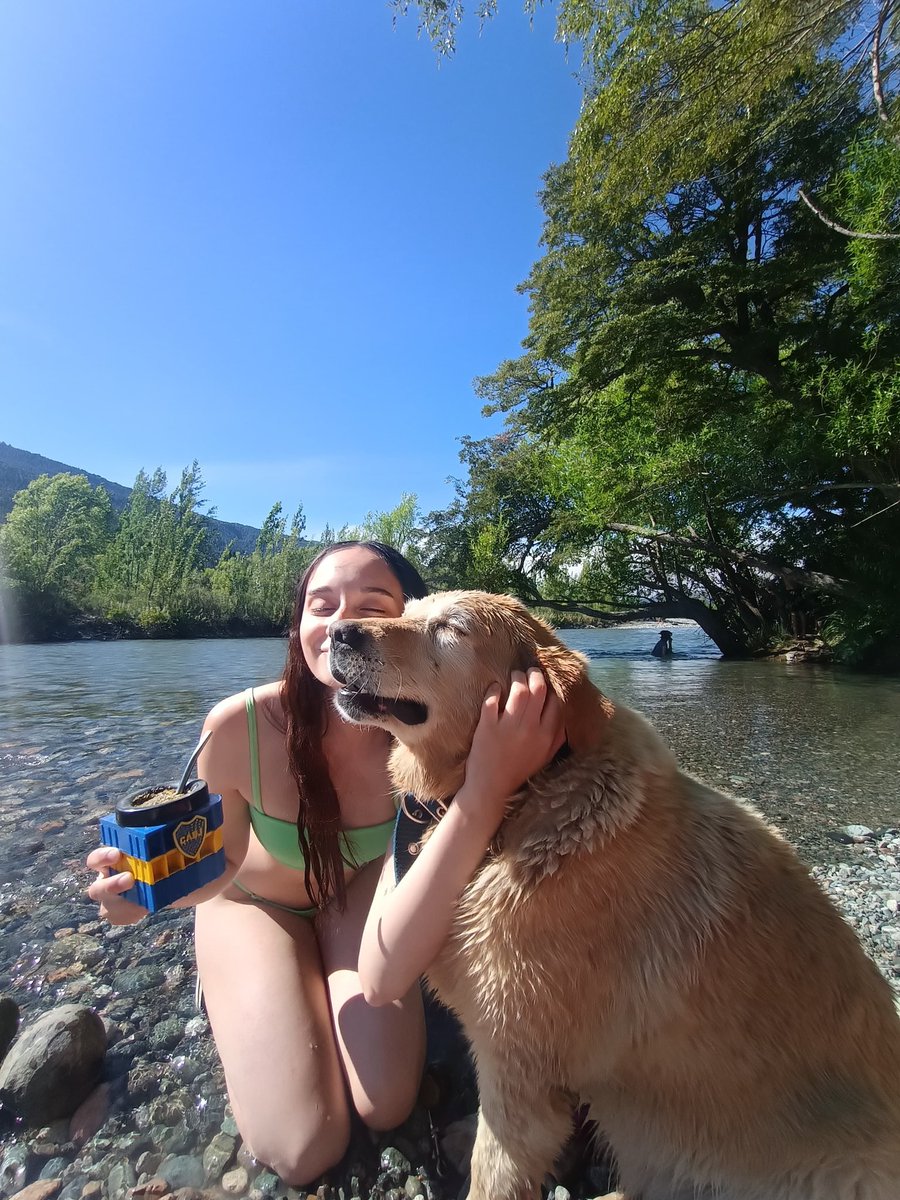 Candeeweber2's tweet photo. 2 fotos de mi vida patagónica y 2 de mi vida citadina https://t.co/bNCxhauL9K