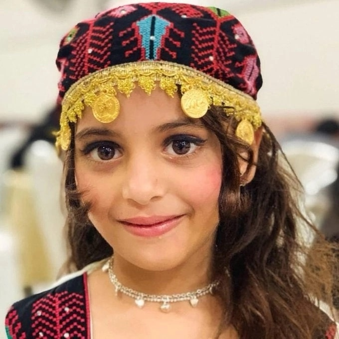 𓂆 🇵🇸 - Elle s’appelait Buthaina Aziz. Le 24 décembre 2024, dans le nord de Gaza, un soldat israélien a visé et tiré. Elle a été atteinte à la tête, puis au cœur. Elle est morte seule, dans un monde qui n’a pas su la protéger.