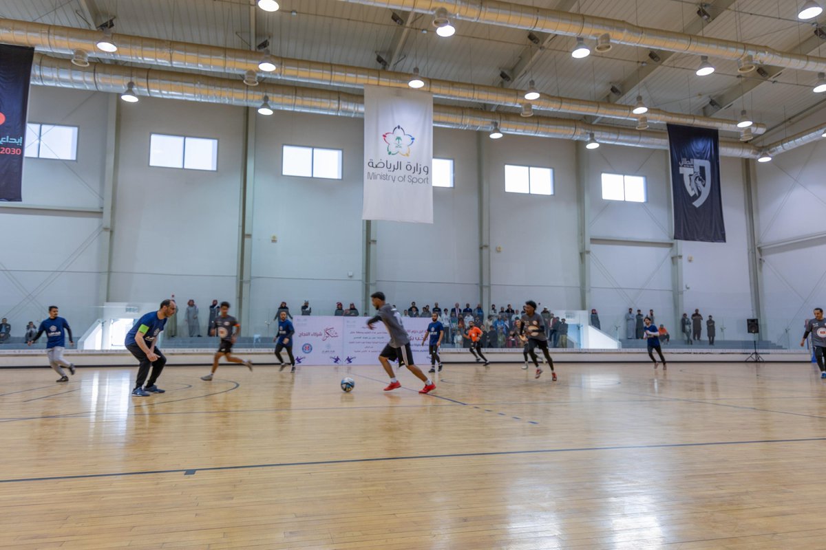 MOE_HHL's tweet image. بحضور مدير عام التعليم اختتام بطولة "نجوم الشمال" لمنسوبي التعليم، اليوم الثلاثاء في الصالة الرياضية لنادي الطائي والتي نظمها #تعليم_حائل بين الإدارات والأقسام والمدارس، وانطلقت في الصالة الرياضية في ابتدائية ابن حزم.