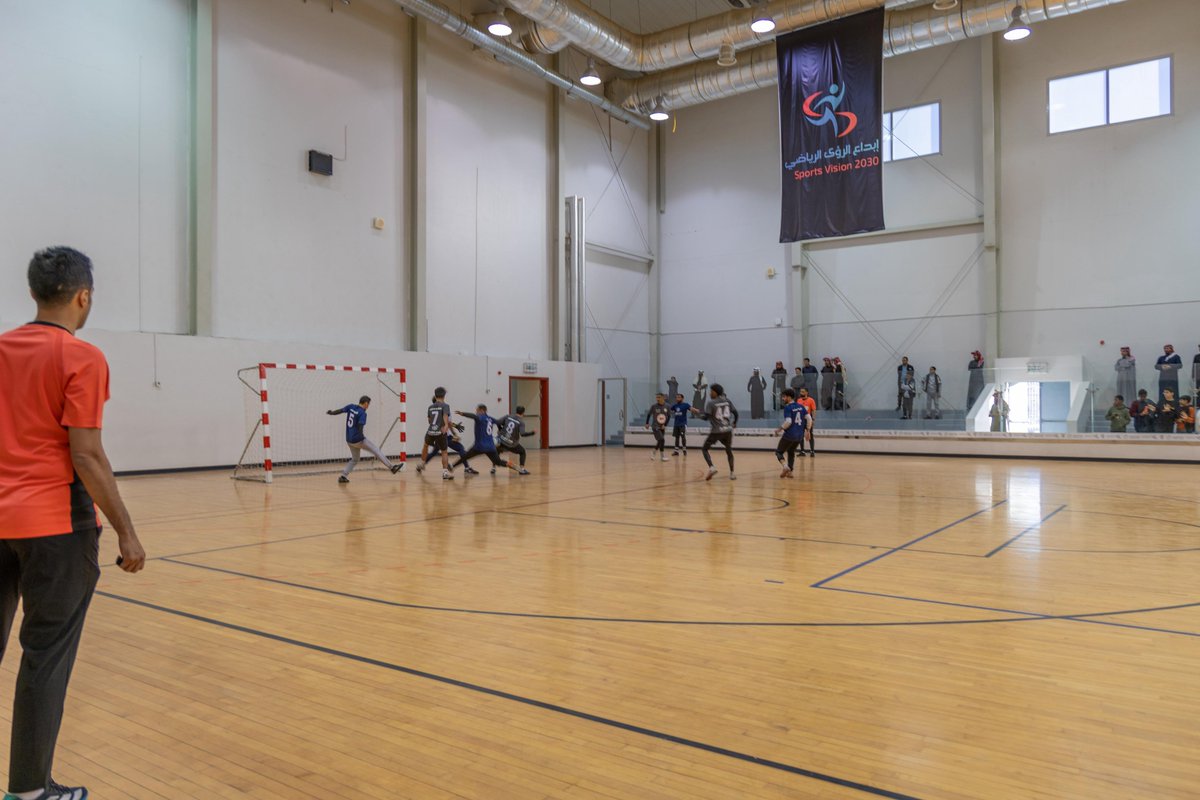 MOE_HHL's tweet image. بحضور مدير عام التعليم اختتام بطولة "نجوم الشمال" لمنسوبي التعليم، اليوم الثلاثاء في الصالة الرياضية لنادي الطائي والتي نظمها #تعليم_حائل بين الإدارات والأقسام والمدارس، وانطلقت في الصالة الرياضية في ابتدائية ابن حزم.