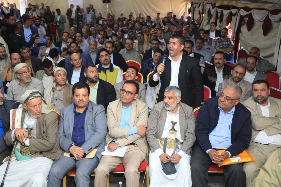 AbdaljparAhmed's tweet photo. الحكومة والقطاع الخاص فريق واحد للنهوض بالعملية التنموية في البلاد ودفع الاستثمار الوطني قدما إلى الأمام 
👇🏻من اللقاء الدوري الاسبوعي السادس لممثلي الحكومة والقطاع الخاص وبحضور قيادة أمانة العاصمة ومحافظة صنعاء والتي تأتي في اطار توجيهات سماحة السيد وفخامة الرئيس لمعالجة التحديات https://t.co/pFItTKwRMm