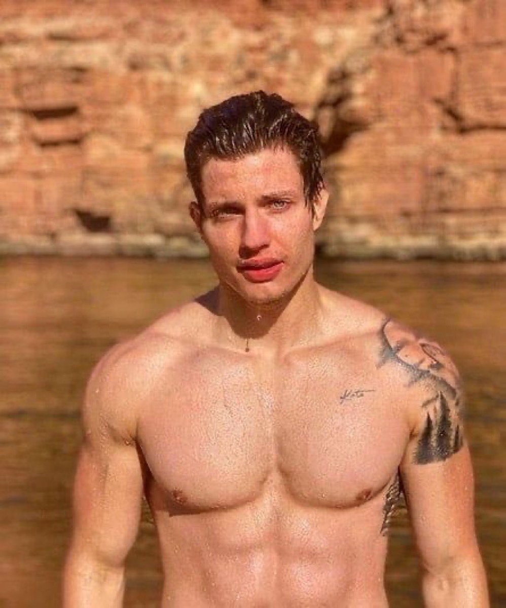 FitFamousMales's tweet photo. 42: Matt Rife 🔥🔥

#FFMCountdown https://t.co/bYxDKB3BOL