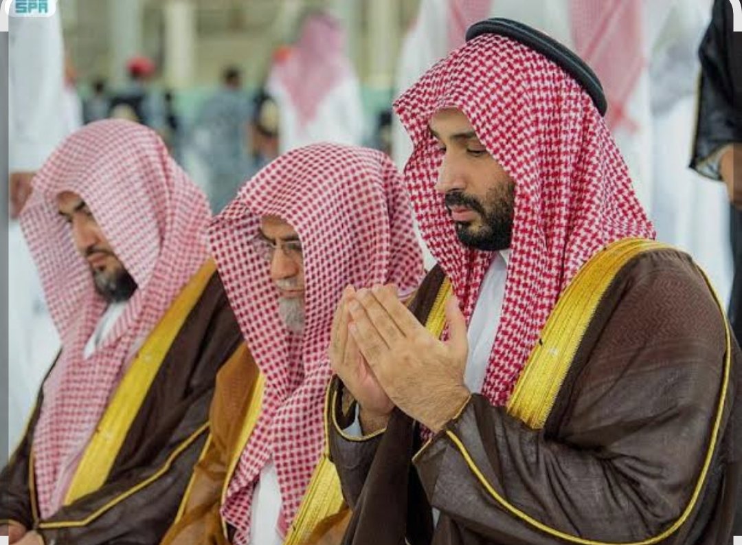 #السعوديه_العظمي
اللهم أيد بالحق إمامنا وولي أمرنا،  ووفقه لما تحب وترضي وخذ بناصيته للبر والتقوى.. 

واجعل هذا البلد آمنا وجميع بلاد المسلمين اجمعين.