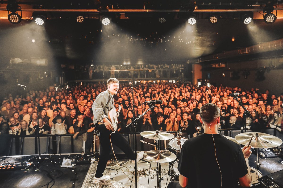 TheCovasettes's tweet photo. We’ve not stopped laughing this year, we’ve had the time of our lives. Thank you to everyone for your support, we’ve felt it more than ever x

2026: the year of our debut album and biggest ever tour, we’re ready 🖤 🐄 https://t.co/52odBDKucv