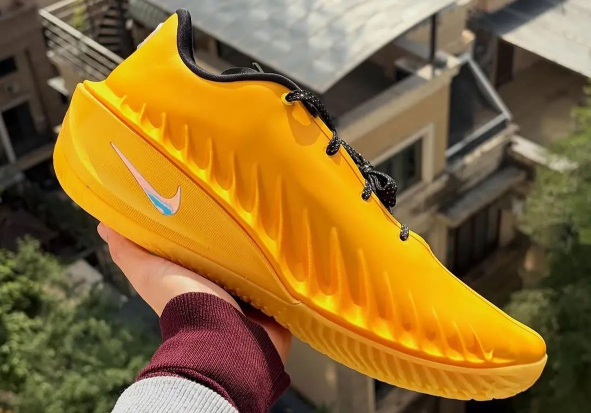 TheSiteSupply's tweet image. The Nike GT Cut 4 “Bruce Lee” is set to release next year.

💵 $200
🗓️ Spring 2026