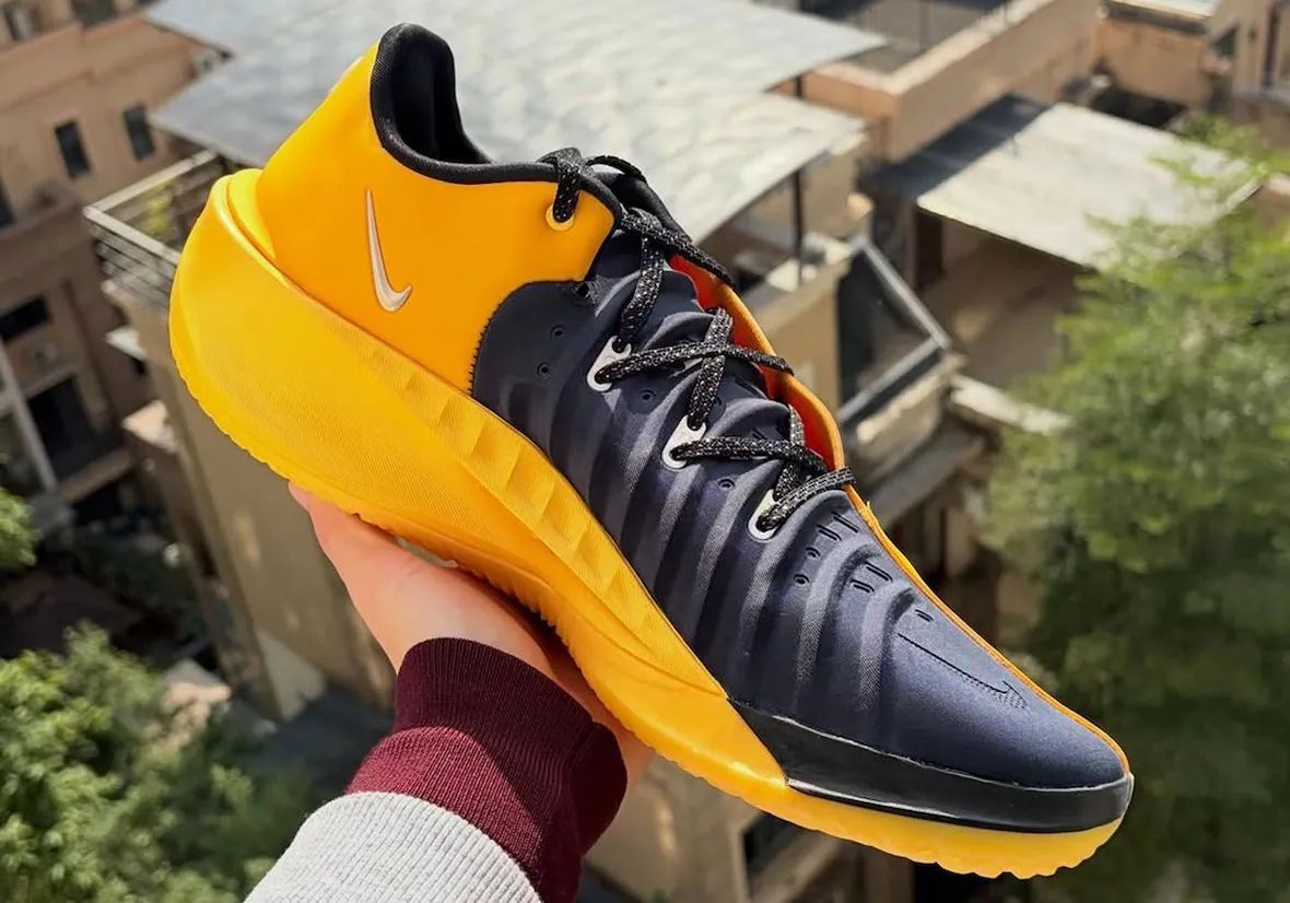 TheSiteSupply's tweet image. The Nike GT Cut 4 “Bruce Lee” is set to release next year.

💵 $200
🗓️ Spring 2026