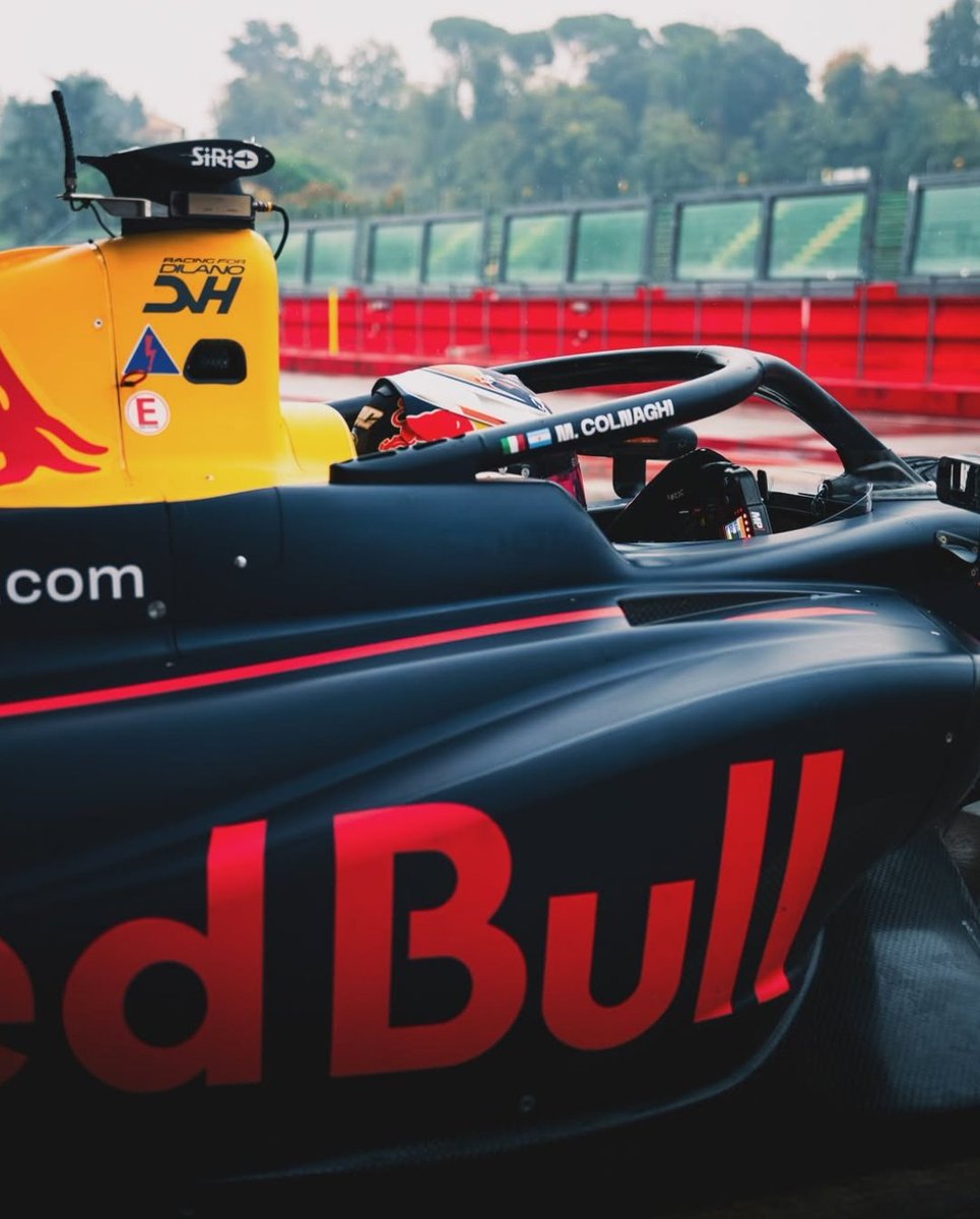 🇦🇷🚨 | Mattia Colnaghi correrá con la bandera Argentina en la siguiente temporada de F3.

Piloto argentino en la academia Red Bull. 😭