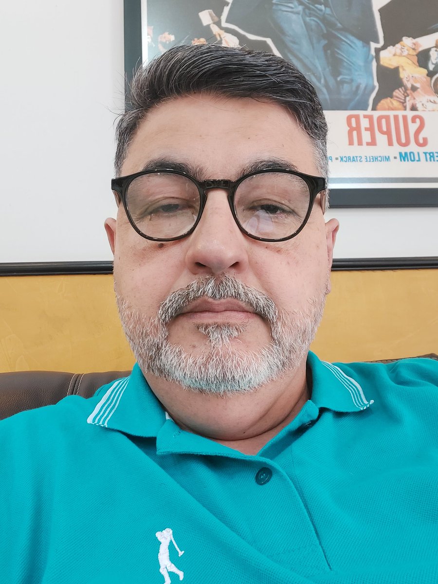 vjqueiroz's tweet photo. Com a graça do Altíssimo, finalizando 2025.
Vencemos com  as bênçãos do Eterno. 
Em 2026, minha convicção é que o Eterno tem nas mãos todos os detalhes; assim continuemos refletindo o seu Amor em nossas atitudes. 
*Bênçãos do Deus Eterno sobre sua vida. Abraço fraterno.* https://t.co/GCyS76YeyX
