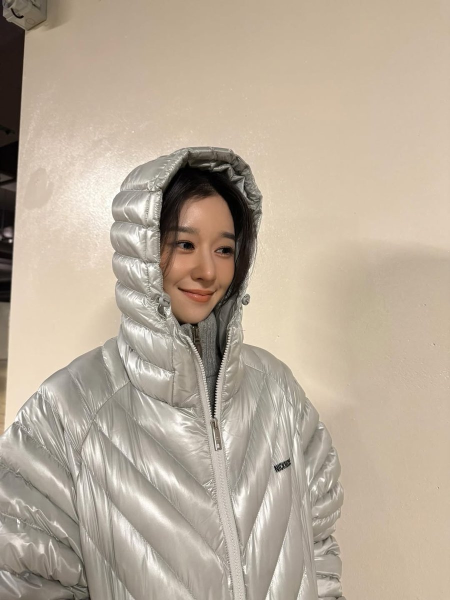 Syjphfanbase's tweet image. [UPDATE] Actress Seo YeaJi Instagram Update.

with caption:

“ @nicknicole_official 🩶🦋 ”

Seo YeaJi x NickNicole 

#SeoYeaJi #서예지 #徐睿知 #ソイェジ