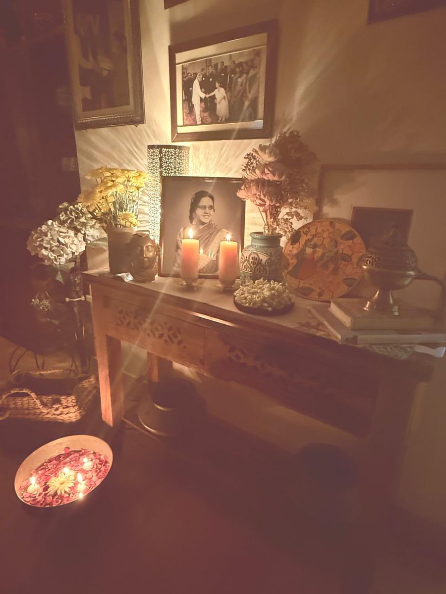 artizzzz's tweet photo. सर्द रातें , थोड़ी सी रोशनी
#winterdiaries
#SeekingLight
#InTheNight
#SepiaToned
#NightTimePhotography https://t.co/3cXethib1Q