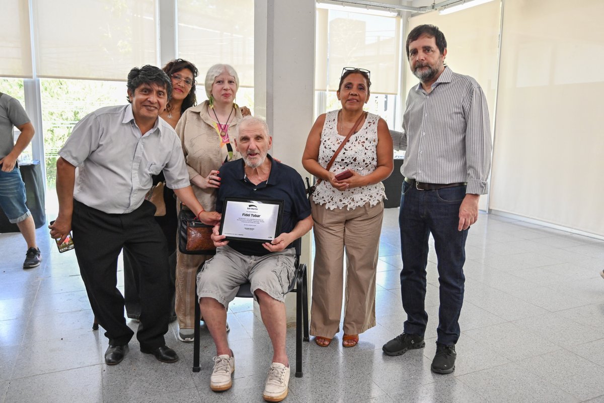 Como cada fin de año, compartimos un encuentro con periodistas locales en uno de los espacios municipales construidos por nuestra gestión.

Hoy fue en el Centro de Rehabilitación Psicofísica y Salud Mental, un lugar público de mucha calidad donde brindamos servicios de
