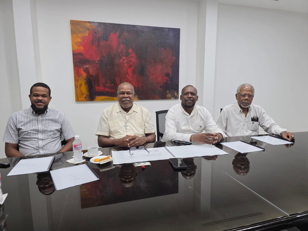 Elevo de forma categórica reclamo contra quién intenta desplazar con descaro al Diputado electo Departamento de Cortés Norman A. Jimenez destacado ciudadano miembro de <a href="/planaponh/">Planaponh.org</a> exigímos al <a href="/CneHonduras/">CNE_HONDURAS</a> respeto y garantice su elección; no aceptar que la manipulación lo desplace.