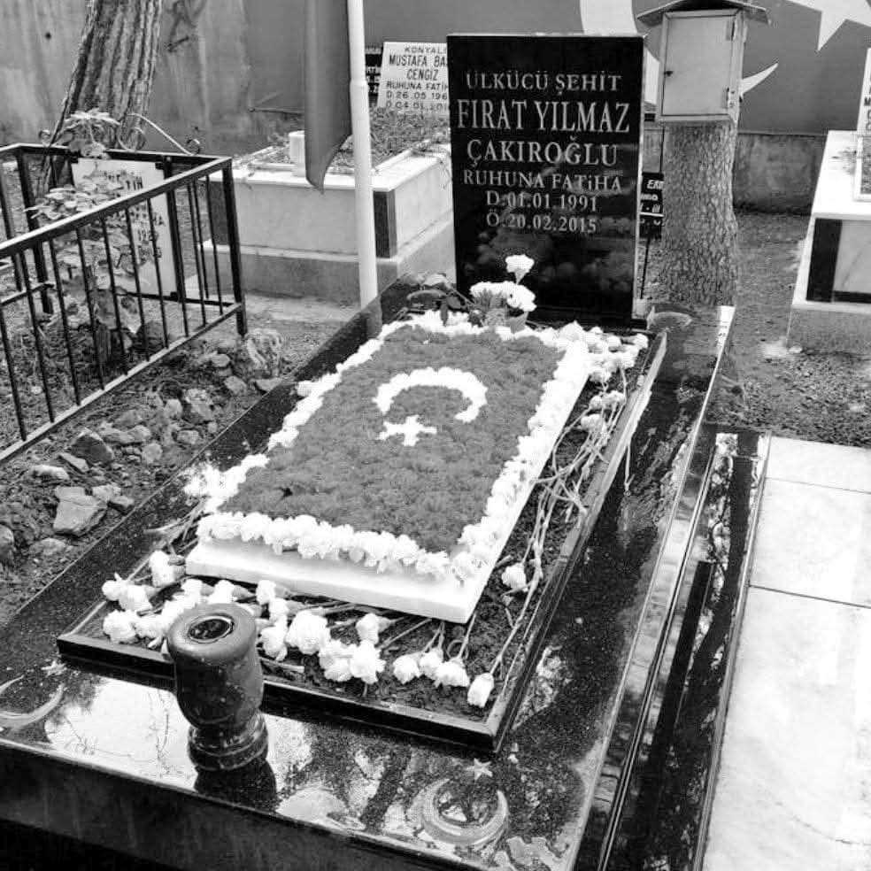 Ne için yaşarsan, onu örterler üzerine...
🇹🇷
Vatan Sağolsun.

Nur içinde yatasın evlat...
#FıratYılmazCakıroğlu