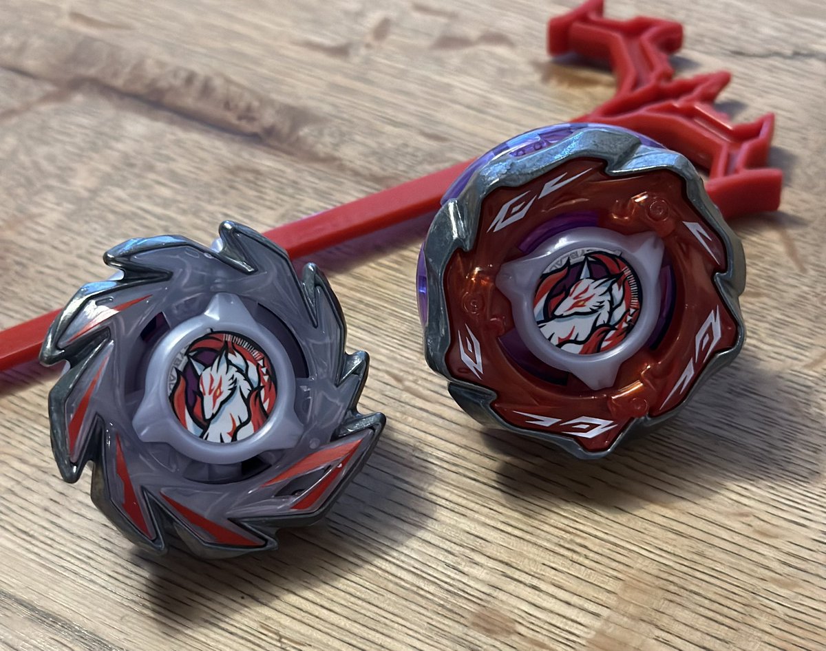BeybladeZakki's tweet image. 今年お世話になったベイ眺めたりしてる
2025年たくさん面白いベイや関連アイテムがあったけど皆さんは何を選ぶんだろう