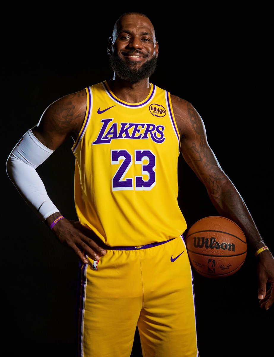 LakeShowYo tweet media