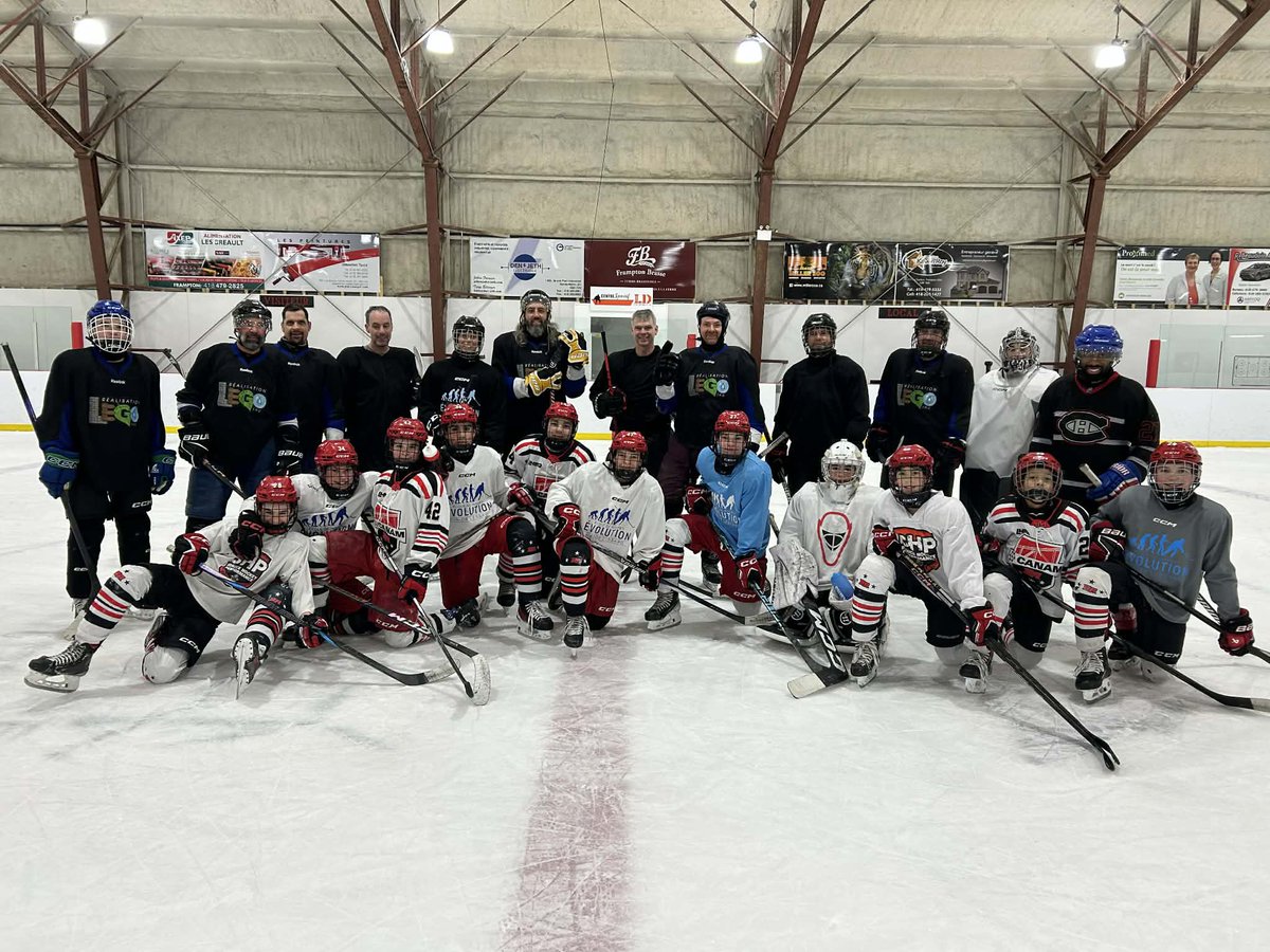 LaKez87's tweet image. Game parents/enfants victoire facile des vieux secs et de la vieille sèche. 

On ne les a pas sentis longtemps!!!

Je parle de nos orteils pcq il faisait frette sur un méchant temps 🥶