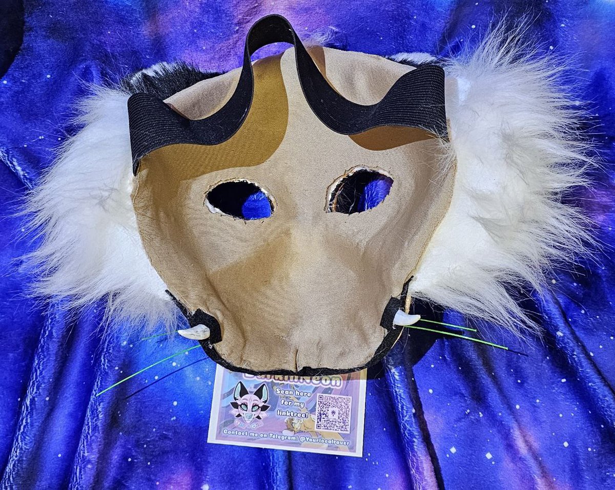 Willing to take 2️⃣5️⃣0️⃣ for this mask + free shipping! Ill even throw in a medium sized tail or fingerless paw gloves to match if bought TODAY! 

DM for more info or to claim! Also available for ANE pickup!