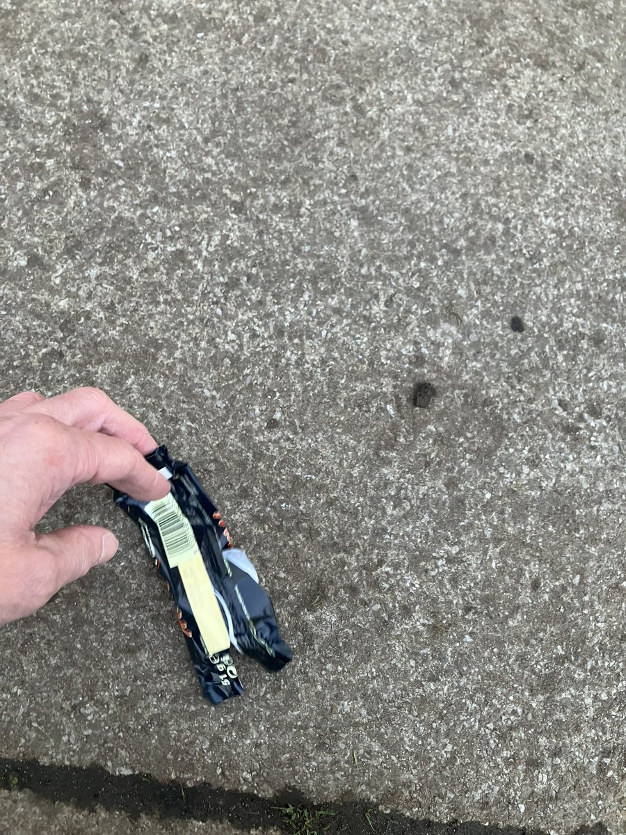 @_pickuplitter tweet media