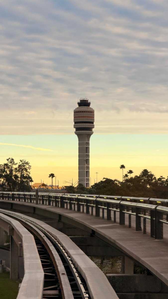 AviationTraGeek's tweet photo. The iconic Orlando ATC tower 
#mco #orlando @MCO #aviation #avgeeks #aviationphotos https://t.co/k3AKIgFVZ5
